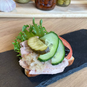 Smørbrød med svinestek