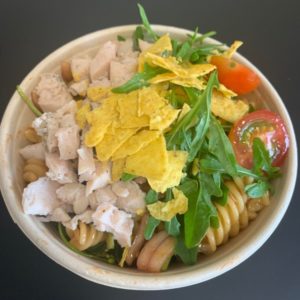 Pastasalat med kylling